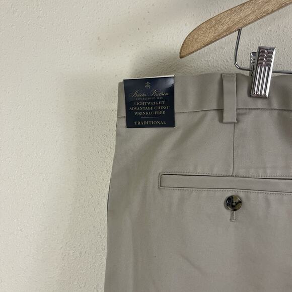 NWT Brooks Brothers Chino 44x32 Stretch Lightweight Advantage Pleated Two-Tuck - Picture 6 of 10